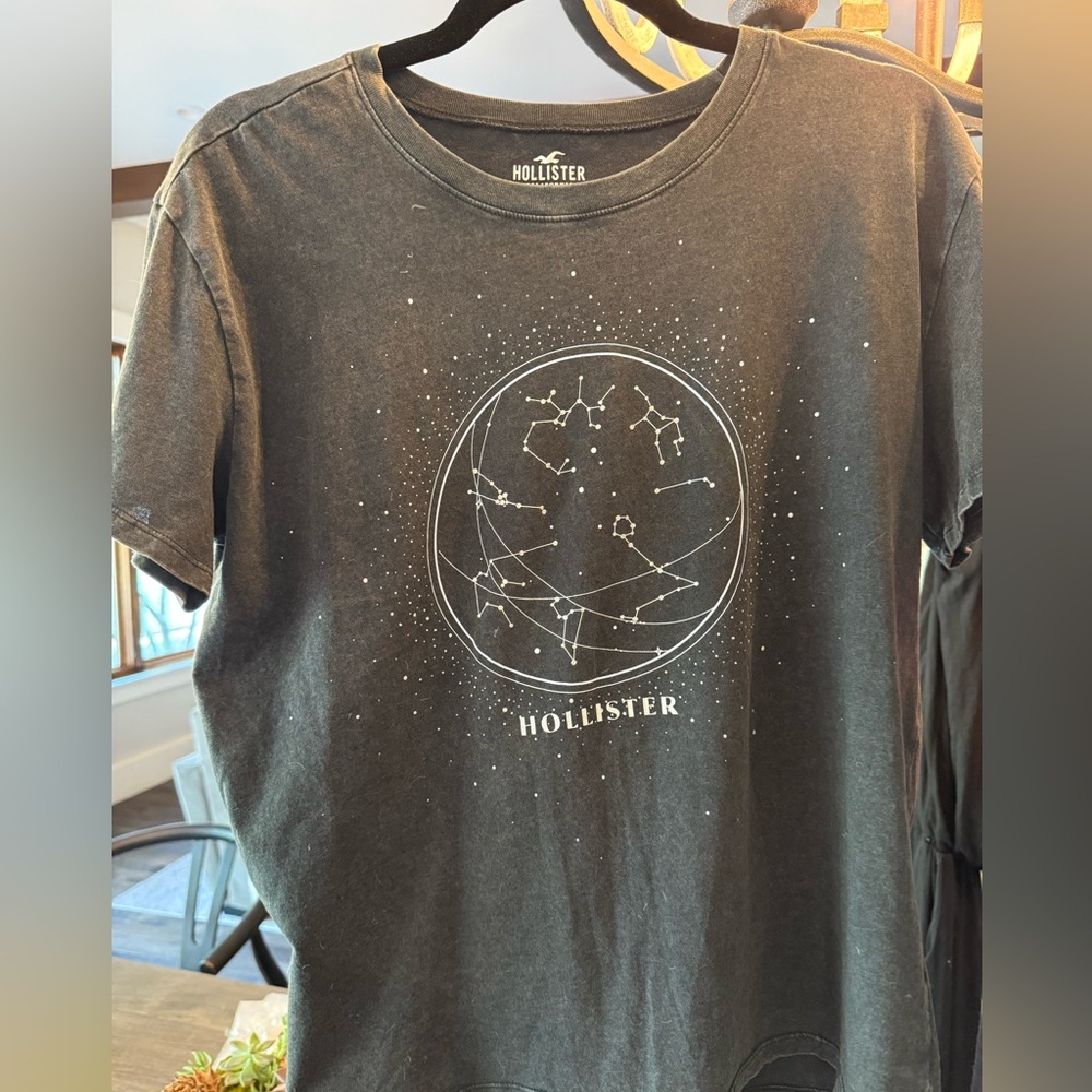 Hollister Co. black & white starry night shirt #space